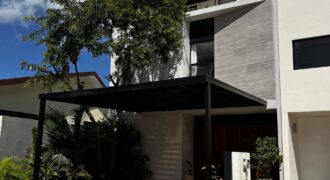 Casa en Renta y Venta en Residencial Río, Cancún